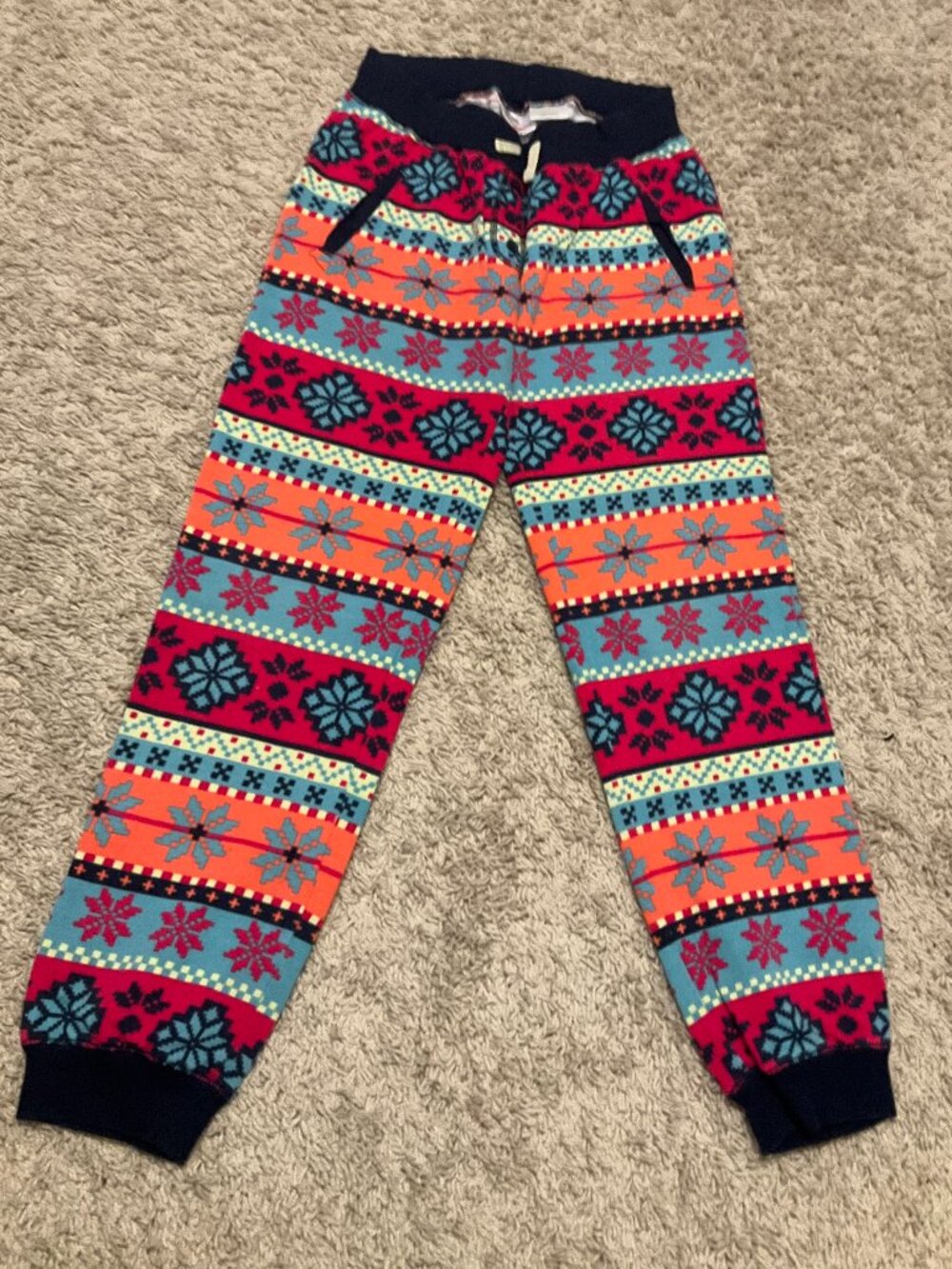 Hanna Andersson Sweatpants in Scandi Snowflakes Print. Size  150 (US 12).